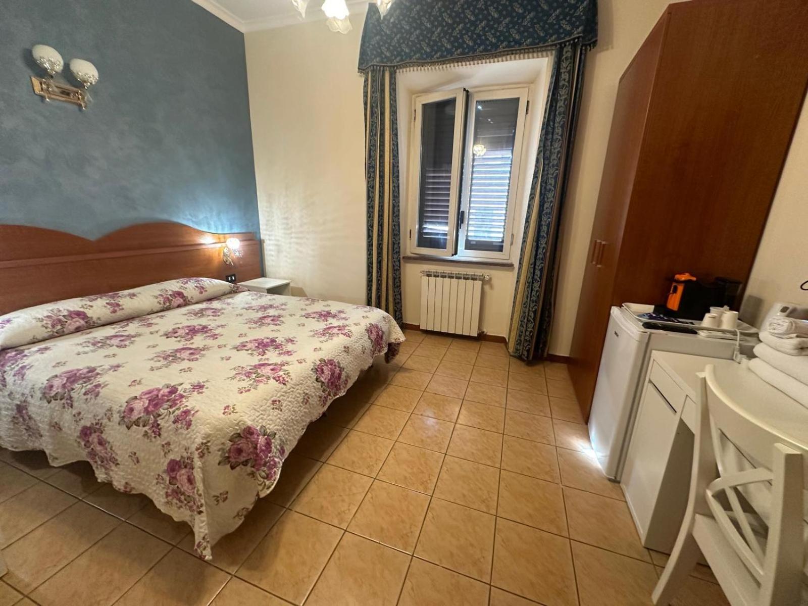 Hotel Near Termini Station Roma Exterior foto